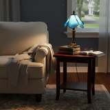Lampe classique avec abat-jour en forme de pétale